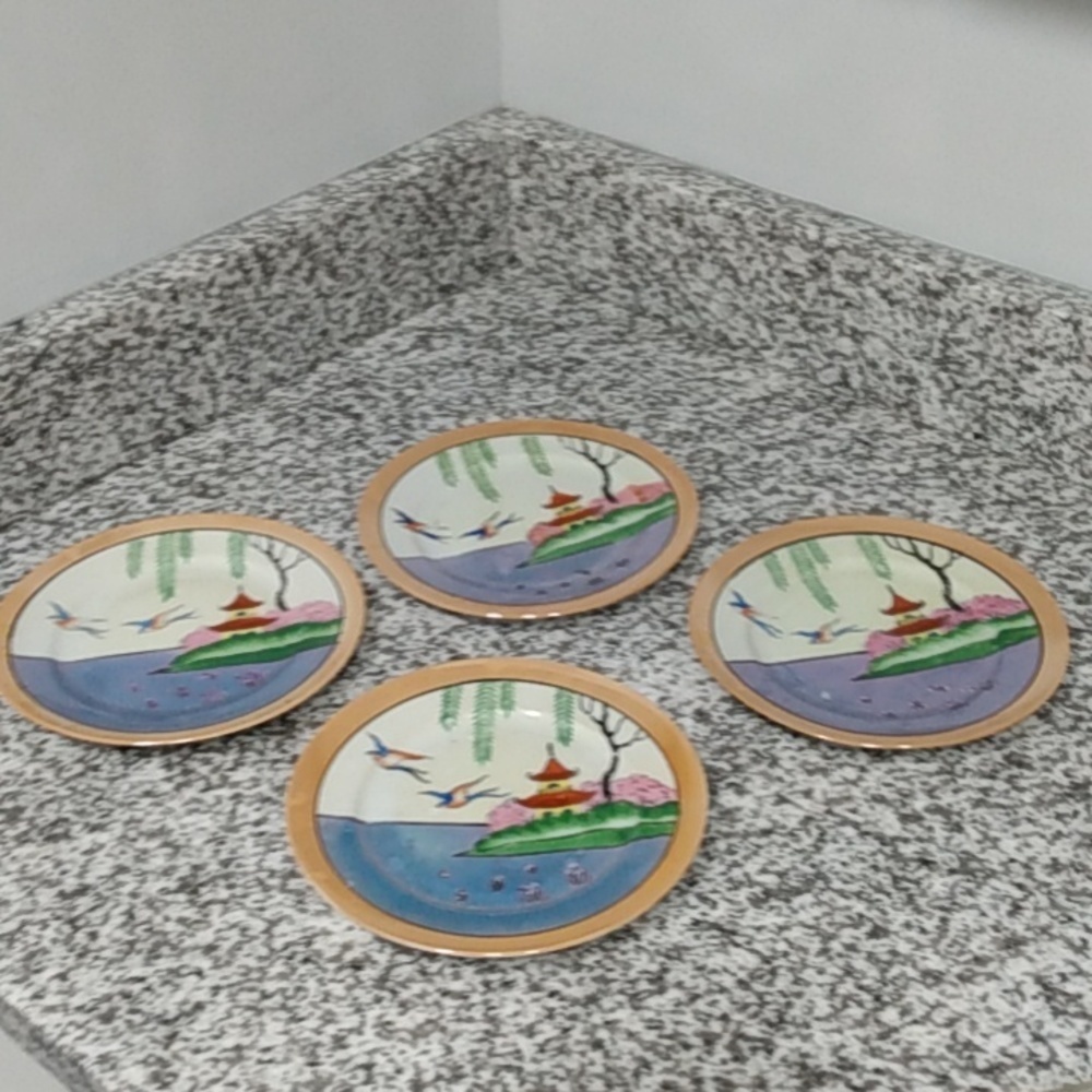 4 Vintage Japanese Gold trimmed plates - Picture 2 of 12